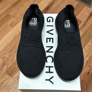 Givenchy Men's Black Sneakers